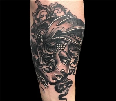 Medusa ar gyfer tatŵ Spark